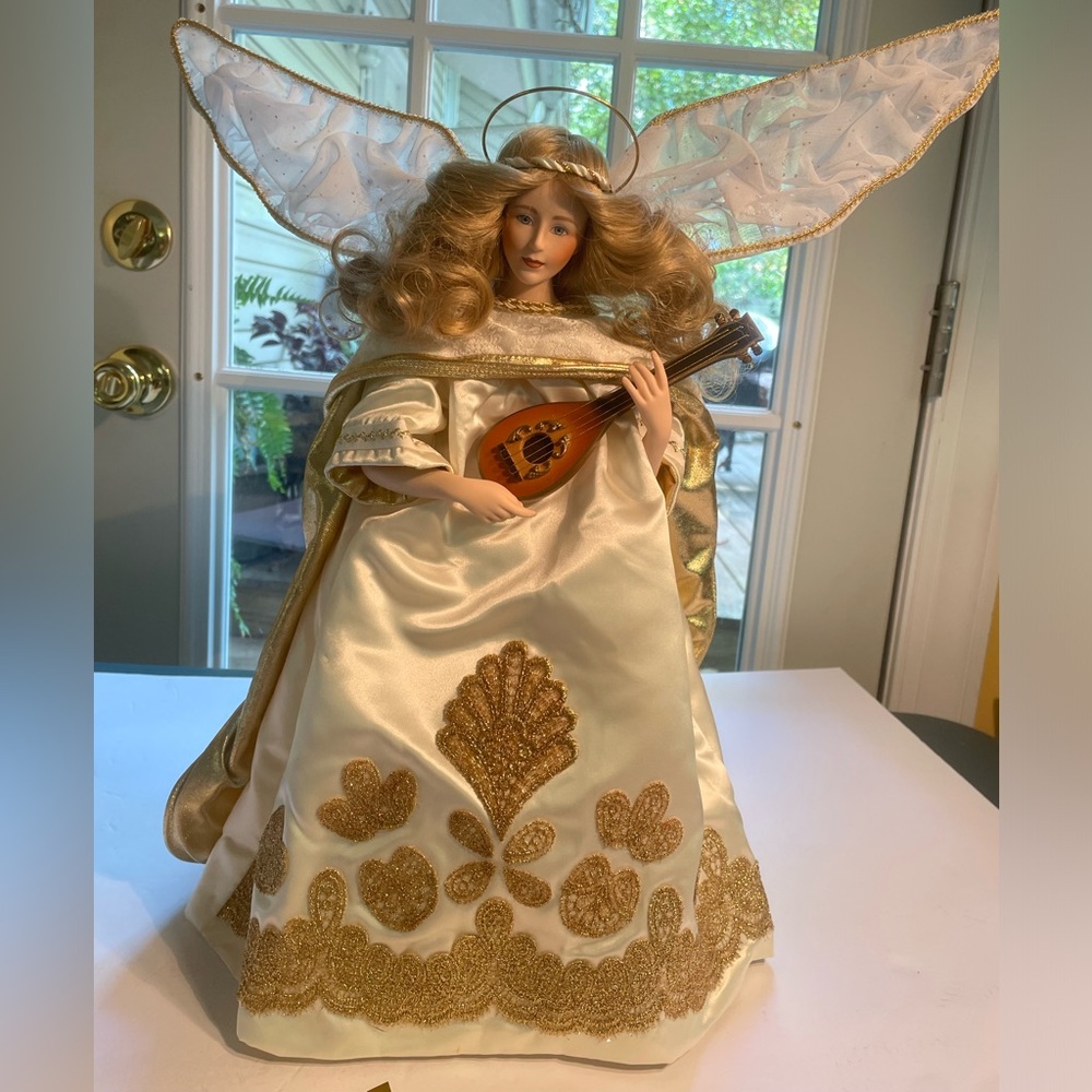 1980 Franklin Heirloom Angel: The Winter Angel